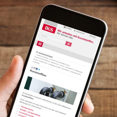 webdesign-ludwigsburg-webseite-iks-kunststoffanlagen-handy.jpg
